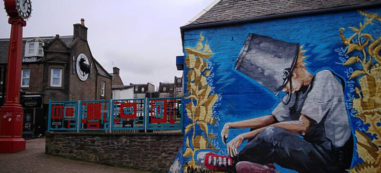 The Oor Wullie mural in Dundee's Hilltown
