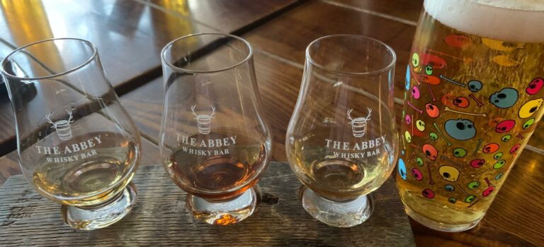Edimbourg : 3 adresses incontournables pour les amateurs de Whisky The Abbey - photo de whisky